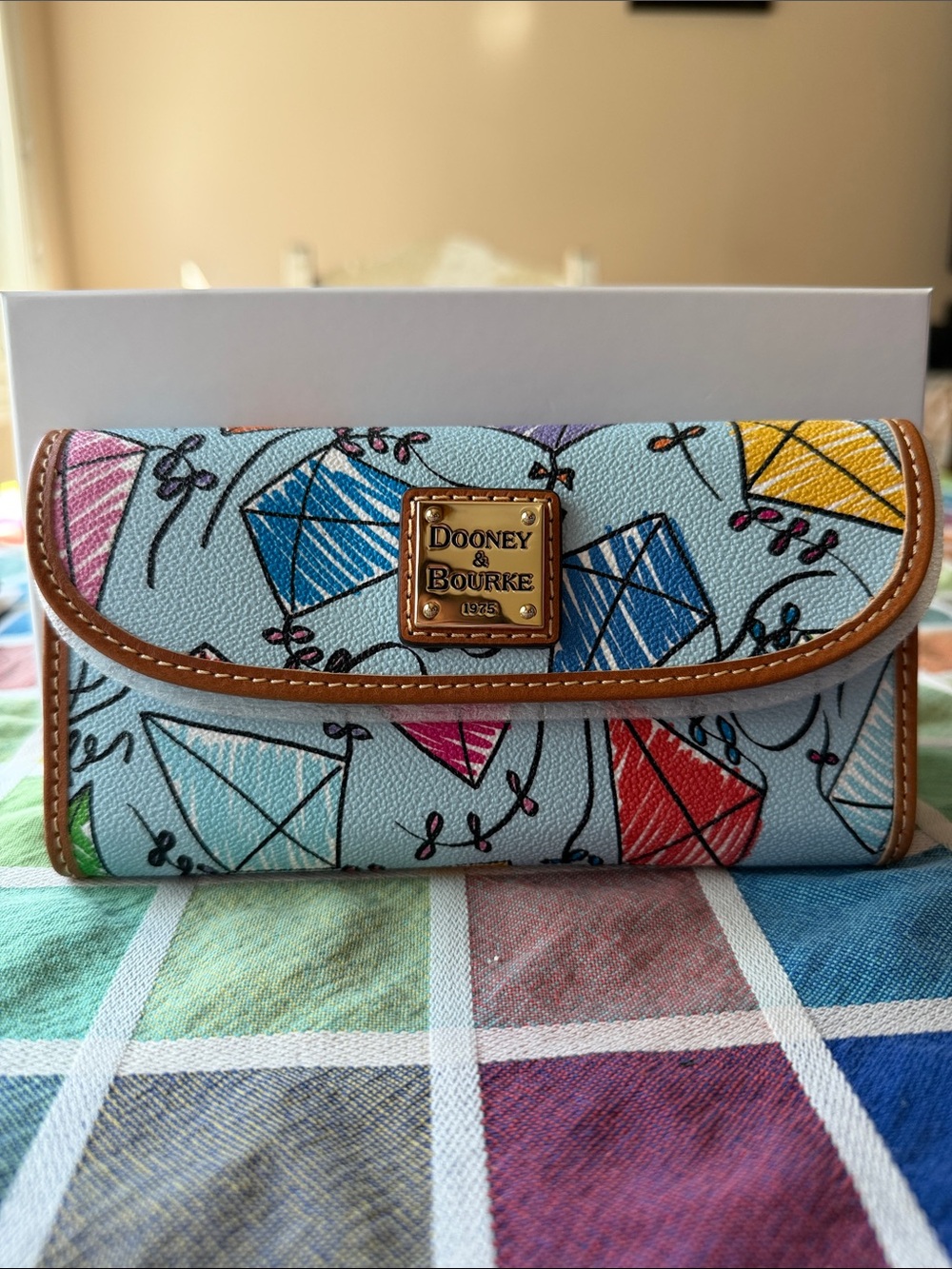 🪁 DOONEY AND BURKE KITE CONTINENTAL CLUTCH🪁 NWT 🪁 - Picture 4 of 16
